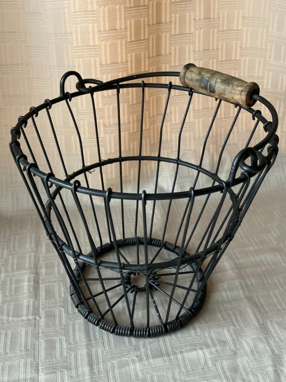Vintage Metal Farm Egg Basket Large Cottagecore Rustic Gathering 10.25"h x 9.2"w
